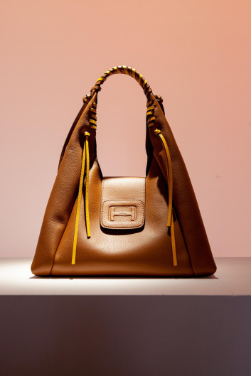 Fotoservizio/SS 2024/WOMEN/PRESENTAZIONE/HOGAN/DP2/27