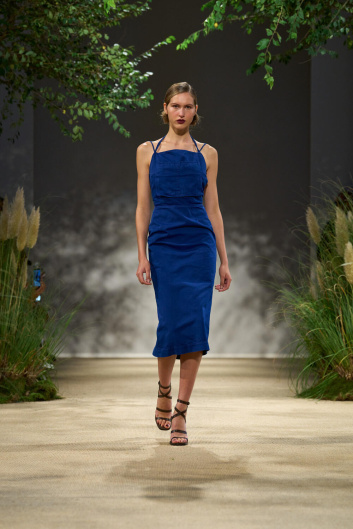 Fotoservizio/SS 2024/WOMEN/SFILATA/MAX MARA/DP2/1