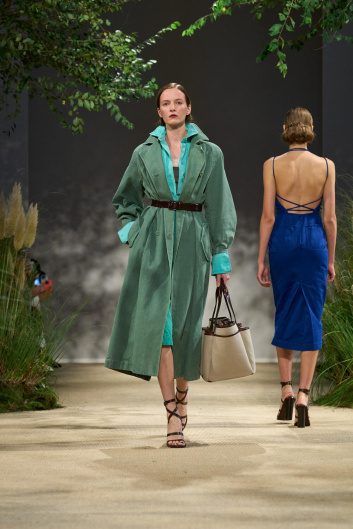 Fotoservizio/SS 2024/WOMEN/SFILATA/MAX MARA/DP2/13