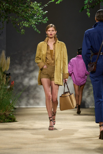 Fotoservizio/SS 2024/WOMEN/SFILATA/MAX MARA/DP2/16
