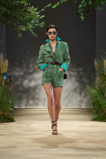 Fotoservizio/SS 2024/WOMEN/SFILATA/MAX MARA/DP2/12