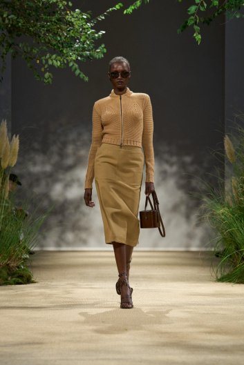 Fotoservizio/SS 2024/WOMEN/SFILATA/MAX MARA/DP2/24