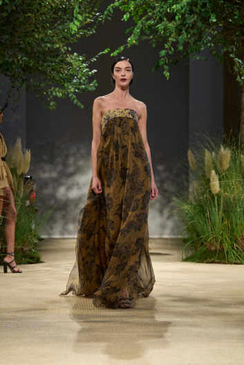 Fotoservizio/SS 2024/WOMEN/SFILATA/MAX MARA/DP2/27