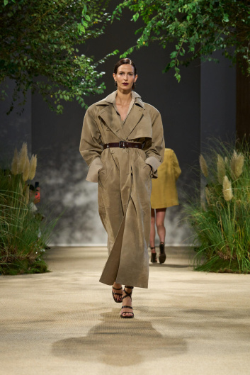 Fotoservizio/SS 2024/WOMEN/SFILATA/MAX MARA/DP2/28