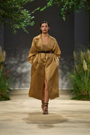 Fotoservizio/SS 2024/WOMEN/SFILATA/MAX MARA/DP2/20