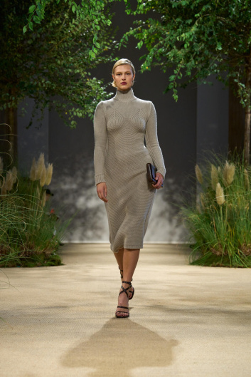 Fotoservizio/SS 2024/WOMEN/SFILATA/MAX MARA/DP2/33