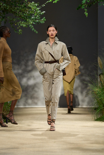Fotoservizio/SS 2024/WOMEN/SFILATA/MAX MARA/DP2/30