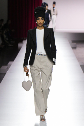 Fotoservizio/SS 2024/WOMEN/SFILATA/MOSCHINO/DP2/2
