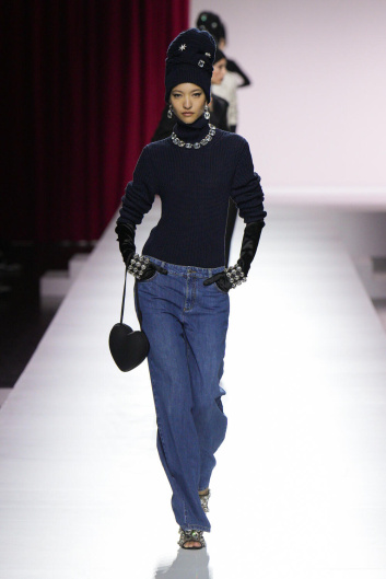 Fotoservizio/SS 2024/WOMEN/SFILATA/MOSCHINO/DP2/3