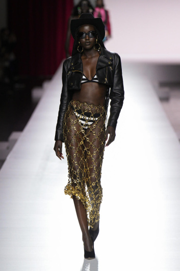 Fotoservizio/SS 2024/WOMEN/SFILATA/MOSCHINO/DP2/0