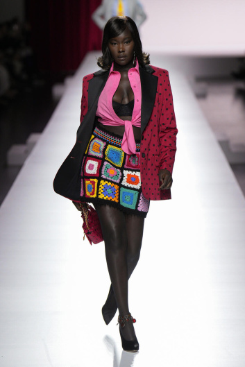 Fotoservizio/SS 2024/WOMEN/SFILATA/MOSCHINO/DP2/2