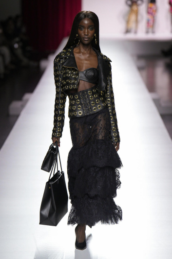 Fotoservizio/SS 2024/WOMEN/SFILATA/MOSCHINO/DP2/6