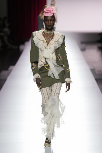 Fotoservizio/SS 2024/WOMEN/SFILATA/MOSCHINO/DP2/0
