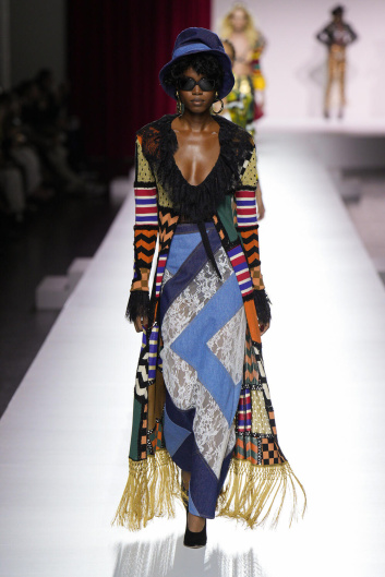 Fotoservizio/SS 2024/WOMEN/SFILATA/MOSCHINO/DP2/2