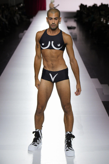 Fotoservizio/SS 2024/WOMEN/SFILATA/MOSCHINO/DP2/8