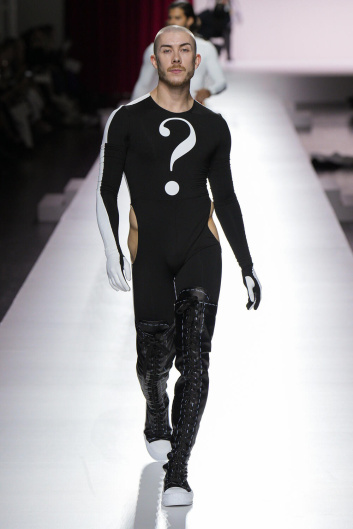 Fotoservizio/SS 2024/WOMEN/SFILATA/MOSCHINO/DP2/11