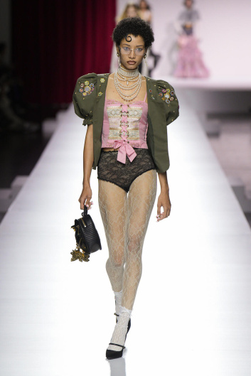 Fotoservizio/SS 2024/WOMEN/SFILATA/MOSCHINO/DP2/3
