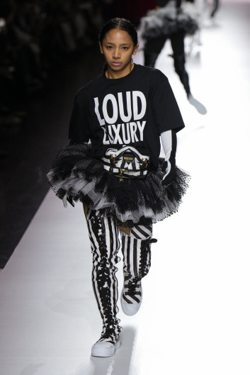 Fotoservizio/SS 2024/WOMEN/SFILATA/MOSCHINO/DP2/13