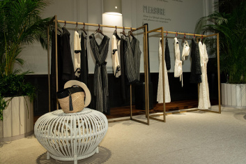 Fotoservizio/SS 2024/WOMEN/PRESENTAZIONE/KITON/DP2/8