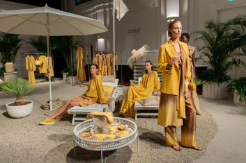 Fotoservizio/SS 2024/WOMEN/PRESENTAZIONE/KITON/DP2/16