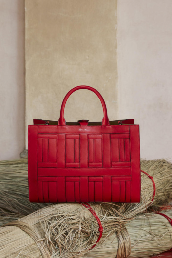 Fotoservizio/SS 2024/WOMEN/PRESENTAZIONE/SANTONI/DP2/1