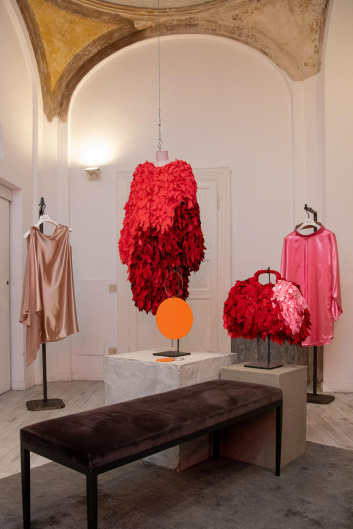 Fotoservizio/SS 2024/WOMEN/PRESENTAZIONE/GIANLUCA CAPANNOLO/DP2/0