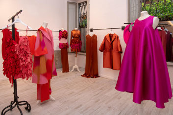 Fotoservizio/SS 2024/WOMEN/PRESENTAZIONE/GIANLUCA CAPANNOLO/DP2/2