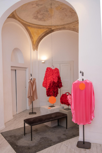 Fotoservizio/SS 2024/WOMEN/PRESENTAZIONE/GIANLUCA CAPANNOLO/DP2/3