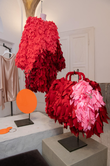 Fotoservizio/SS 2024/WOMEN/PRESENTAZIONE/GIANLUCA CAPANNOLO/DP2/4