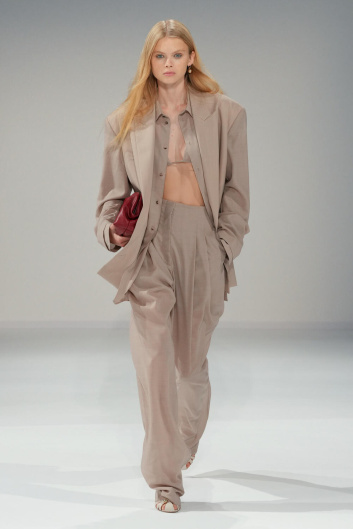 Fotoservizio/SS 2024/WOMEN/SFILATA/PHILOSOPHY DI LORENZO SERAFINI/DP2/0
