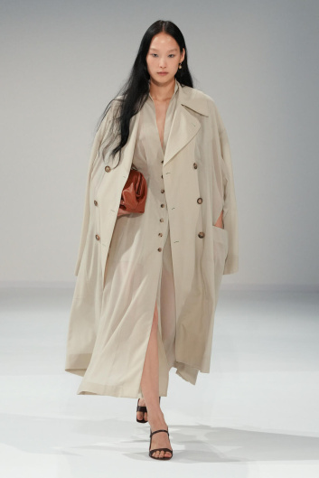 Fotoservizio/SS 2024/WOMEN/SFILATA/PHILOSOPHY DI LORENZO SERAFINI/DP2/2