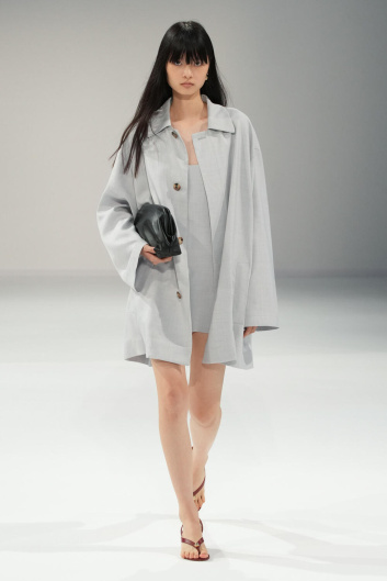 Fotoservizio/SS 2024/WOMEN/SFILATA/PHILOSOPHY DI LORENZO SERAFINI/DP2/1