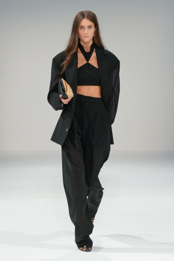 Fotoservizio/SS 2024/WOMEN/SFILATA/PHILOSOPHY DI LORENZO SERAFINI/DP2/16