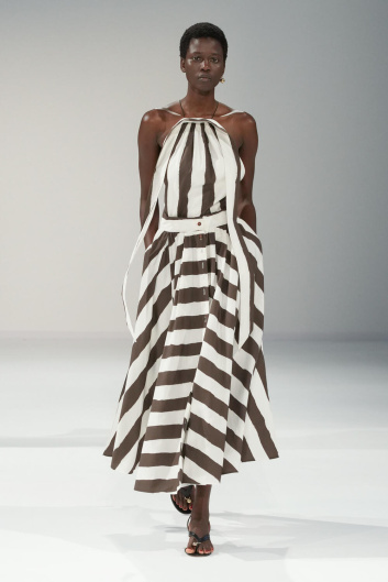 Fotoservizio/SS 2024/WOMEN/SFILATA/PHILOSOPHY DI LORENZO SERAFINI/DP2/11