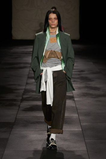 Fotoservizio/SS 2024/WOMEN/SFILATA/ACT N°1/DP2/1