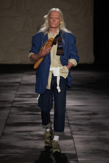 Fotoservizio/SS 2024/WOMEN/SFILATA/ACT N°1/DP2/10
