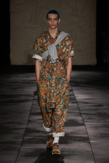 Fotoservizio/SS 2024/WOMEN/SFILATA/ACT N°1/DP2/3