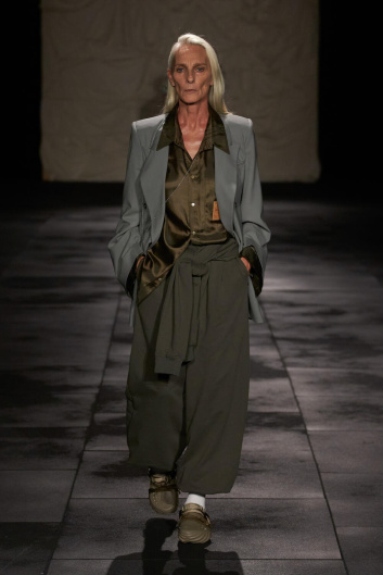 Fotoservizio/SS 2024/WOMEN/SFILATA/ACT N°1/DP2/4