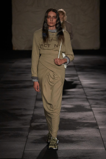 Fotoservizio/SS 2024/WOMEN/SFILATA/ACT N°1/DP2/13