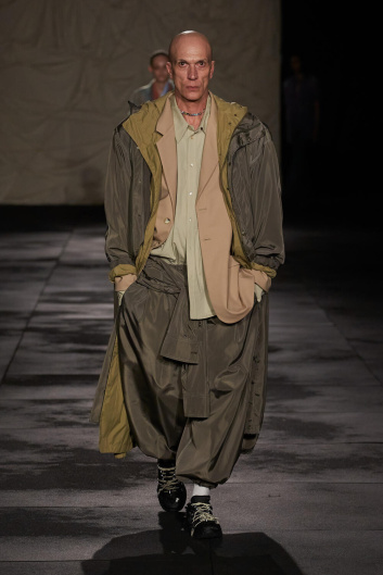 Fotoservizio/SS 2024/WOMEN/SFILATA/ACT N°1/DP2/24