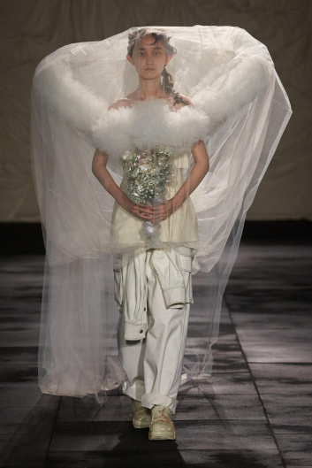Fotoservizio/SS 2024/WOMEN/SFILATA/ACT N°1/DP2/36