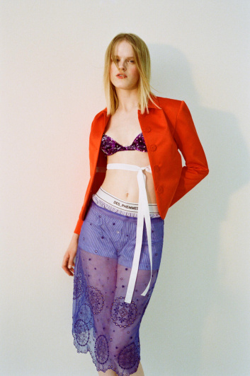 Fotoservizio/SS 2024/WOMEN/PRESENTAZIONE/DES_PHEMMES/DP2/10