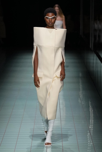 Fotoservizio/SS 2024/WOMEN/SFILATA/SPORTMAX/DP2/6