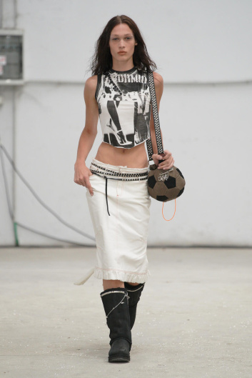 Fotoservizio/SS 2024/WOMEN/SFILATA/CORMIO/DP2/10