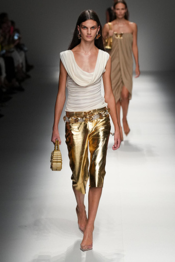 Fotoservizio/SS 2024/WOMEN/SFILATA/BLUMARINE/DP2/3