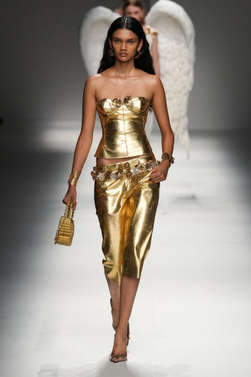 Fotoservizio/SS 2024/WOMEN/SFILATA/BLUMARINE/DP2/0