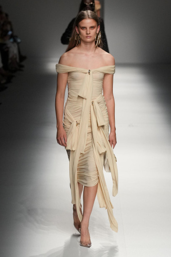 Fotoservizio/SS 2024/WOMEN/SFILATA/BLUMARINE/DP2/16