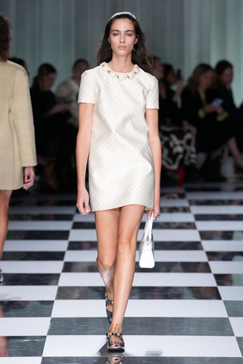 Fotoservizio/SS 2024/WOMEN/SFILATA/VERSACE/DP2/1