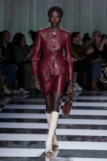 Fotoservizio/SS 2024/WOMEN/SFILATA/VERSACE/DP2/7