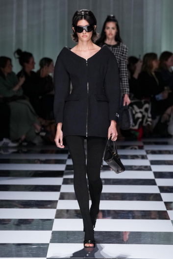 Fotoservizio/SS 2024/WOMEN/SFILATA/VERSACE/DP2/8